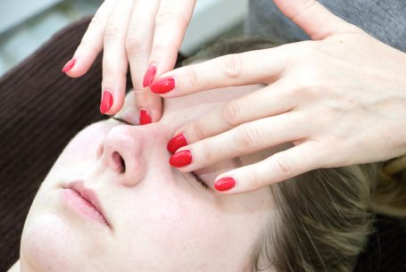 massage kosmetik gesichtsbehandlung